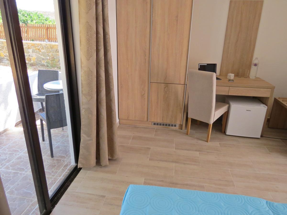 Loukas Beach Rooms Kiotari Extérieur photo