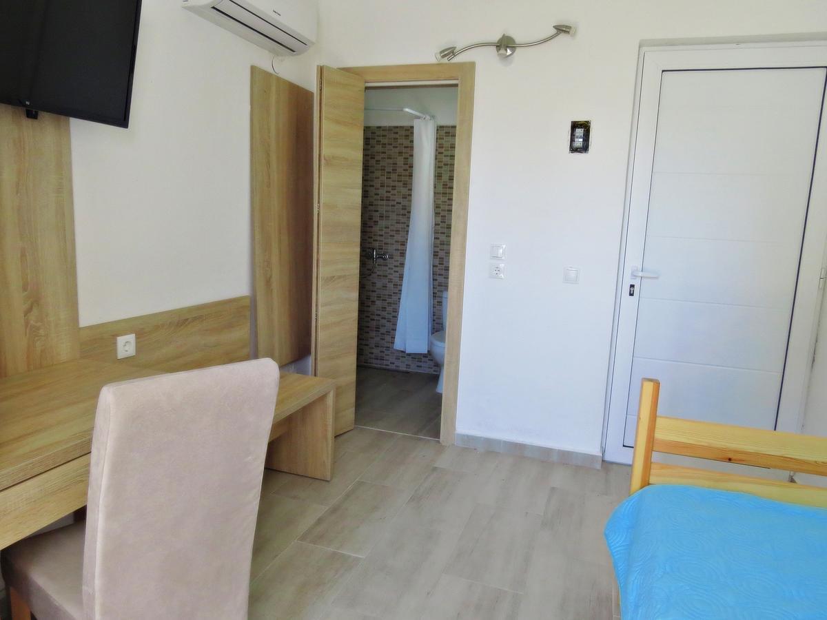 Loukas Beach Rooms Kiotari Extérieur photo